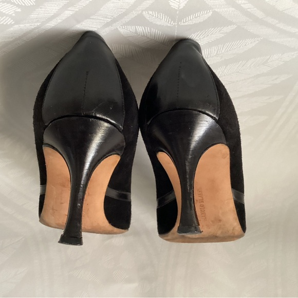 Manolo Blahnik Suede and Leather Pumps, Size 37 (6.5 US) - Picture 5 of 10
